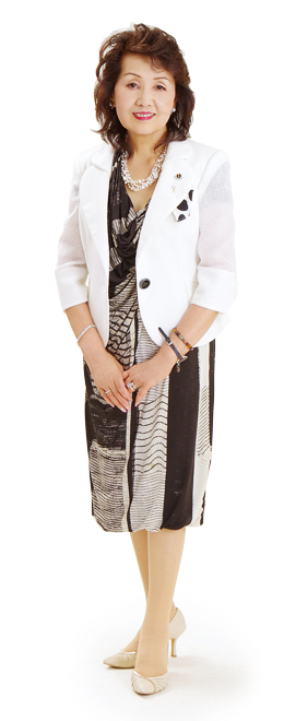 ピアレス ダイアナ チーフお写真